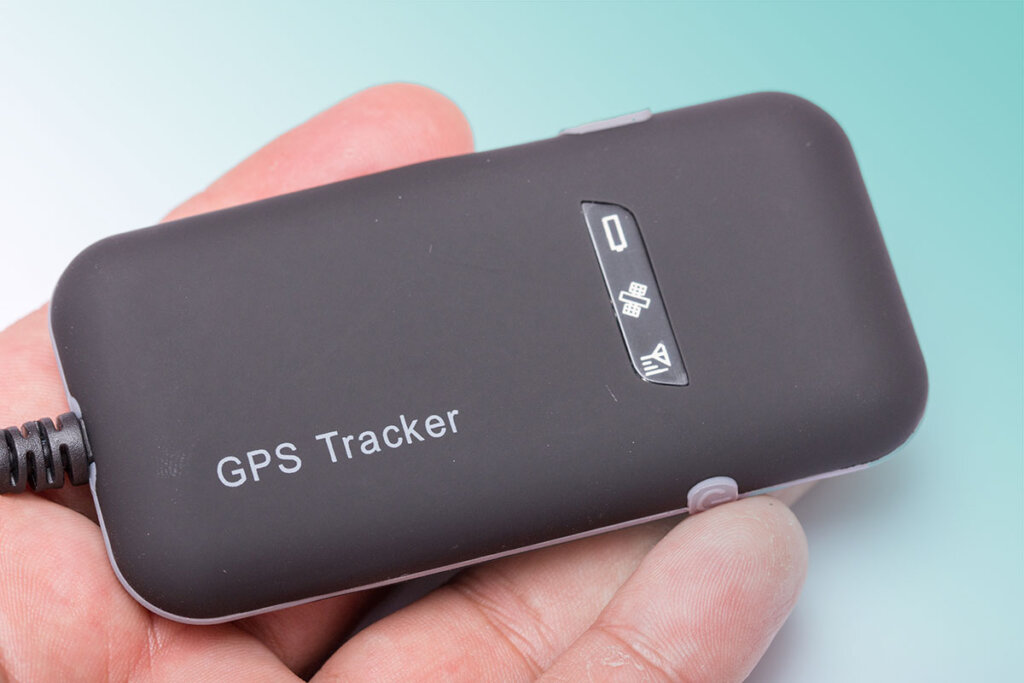 GPS-spårare i handen