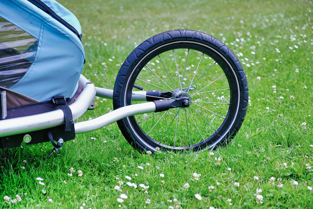 Barncykelvagn med stort framhjul