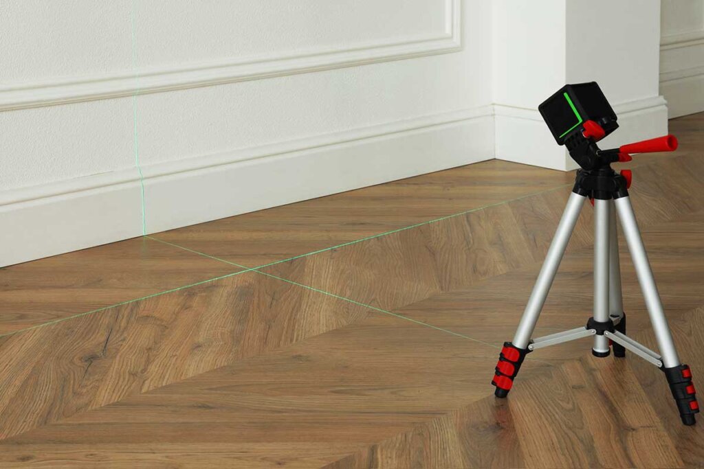 lasernivå på stativ